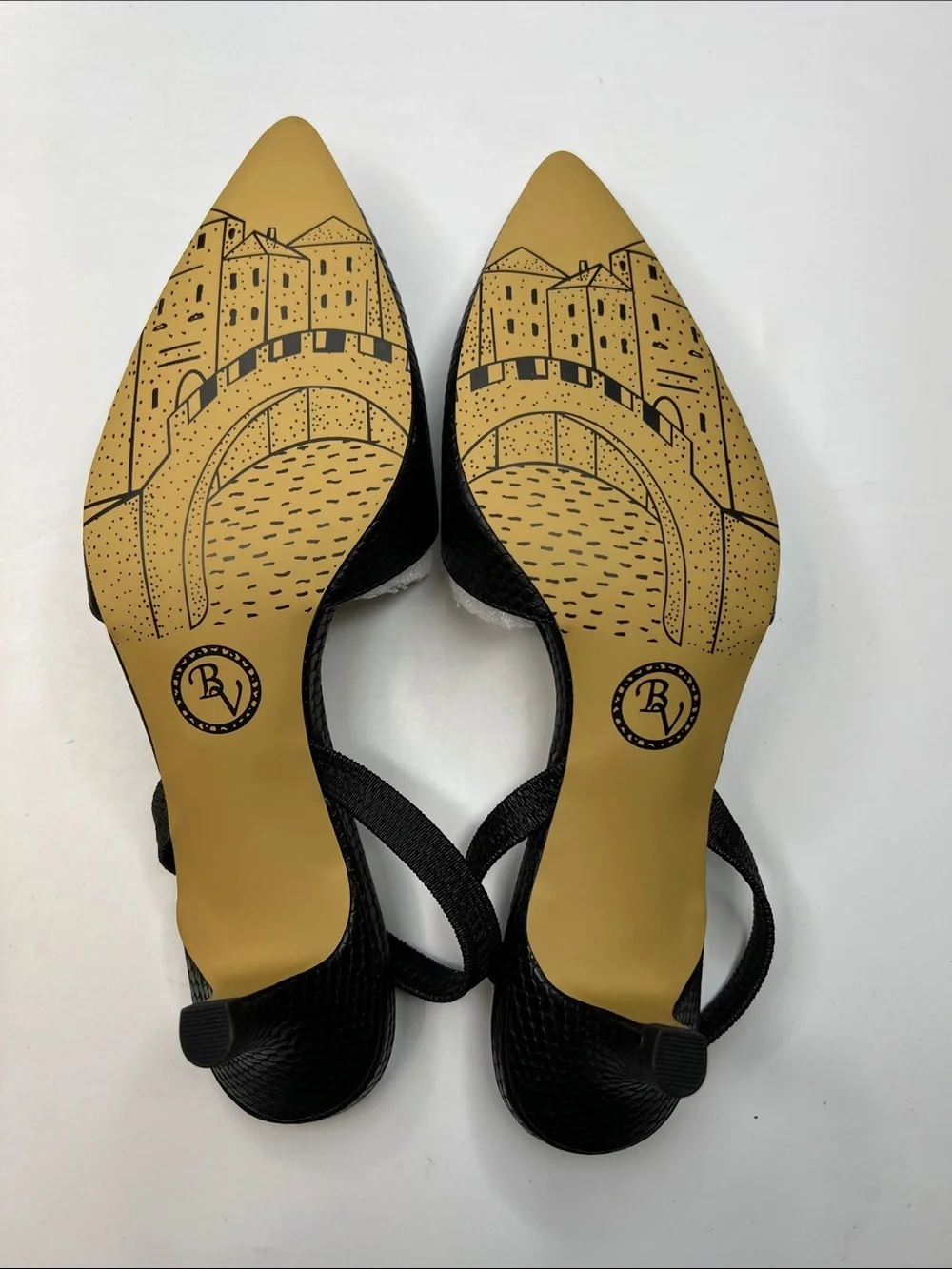 Bella Vita pointed padded shape